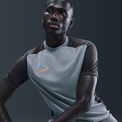 Nike Academy Dri-FIT Kurzarm-Fußballoberteil (Herren)