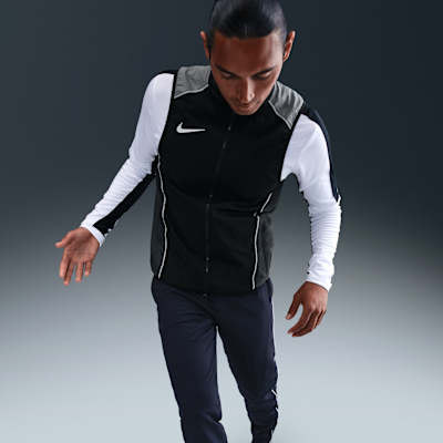 Chaleco de fútbol Repel para hombre Nike Strike+