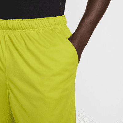 Shorts versátiles Dri-FIT de 18 cm sin forro para hombre Nike Totality