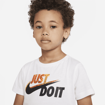 mens nike t shirt and shorts set