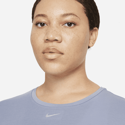 Nike Dri-FIT UV One Luxe Women's Standard Fit Long-Sleeve Top (Plus Size)