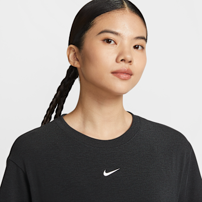 Nike One Relaxed 女款 Dri-FIT 短袖上衣