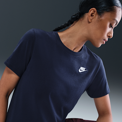 Nike Sportswear Club Essentials Women's T-Shirt
