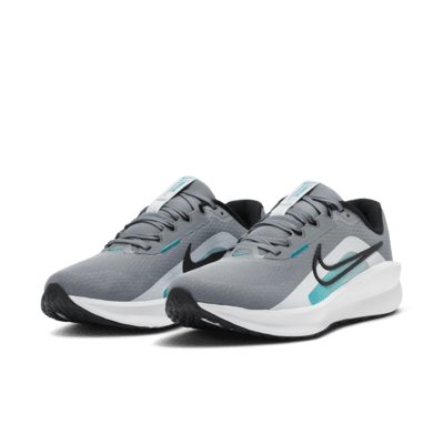 Tenis de correr en carretera para hombre (extraancho) Nike Downshifter 13