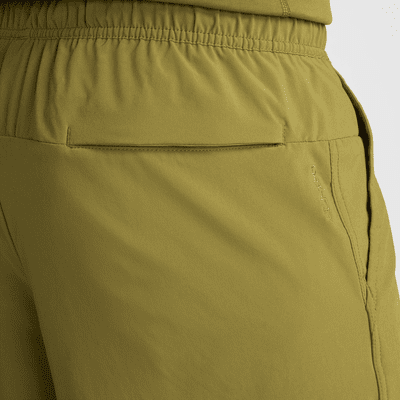 Shorts versátiles sin forro Dri-FIT de 18 cm para hombre Nike Unlimited