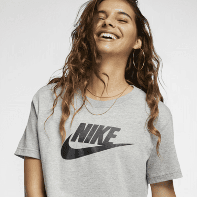 Playera cropped con logotipo para mujer Nike Sportswear Essential