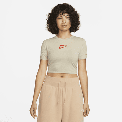 Sportswear Somos Familia Women's Slim Fit Cropped T-Shirt.