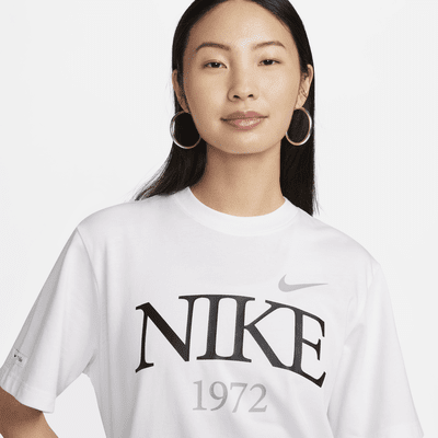 เสื้อยืดผู้หญิง Nike Sportswear Classic