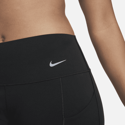 Nike Universa Biker-Shorts mit mittlerem Halt, mittelhohem Bund und Taschen für Damen (ca. 20 cm)