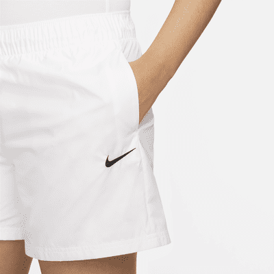 Shorts Repel de tiro medio para mujer Nike Sportswear Essentials