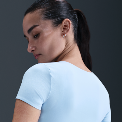 เสื้อแขนสั้นผู้หญิง Nike Form