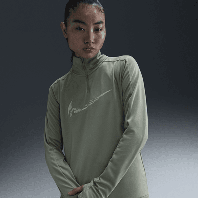 เสื้อวิ่งมิดเลเยอร์ซิปสั้นผู้หญิง Dri-FIT Nike Swoosh