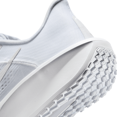 Nike Quest 6 Men's Road Running Shoes