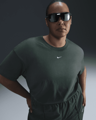 Женская футболка Nike Sportswear Essential (Plus Size)