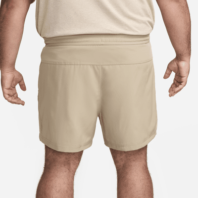 Shorts versátiles Dri-FIT de 13 cm sin forro para hombre Nike Form