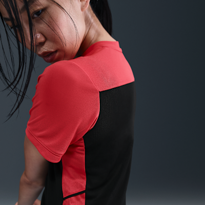 Nike Academy 女款 Dri-FIT 足球上衣