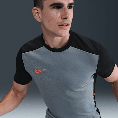 Nike Academy Dri-FIT Kısa Kollu Erkek Futbol Üstü