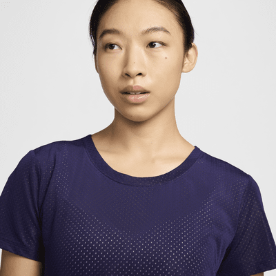 Nike Dri-FIT One Breathe 女款短袖上衣