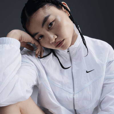 Nike Windrunner Chaqueta de tejido Woven y ajuste holgado con cremallera completa y protección UV - Mujer