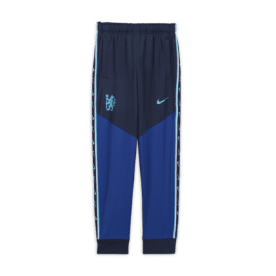 Chelsea FC Repeat Nike joggingbroek met Dri-FIT voor kids. Nike BE