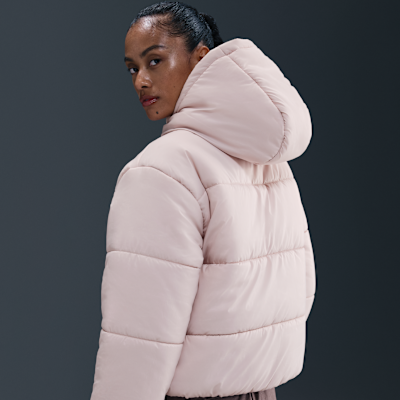 Chamarra con gorro Therma-FIT holgada para mujer Nike Sportswear Classic Puffer