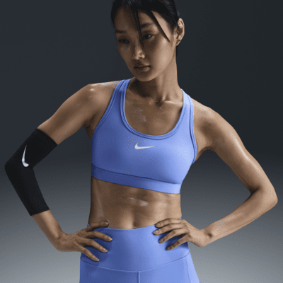 สปอร์ตบราผู้หญิงเสริมฟองน้ำ Nike Swoosh Medium Support