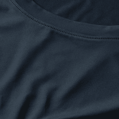 Playera de correr de manga corta Dri-FIT con gráfico para mujer Nike One