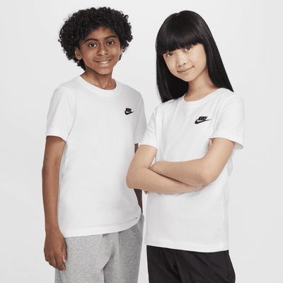 Playera para niños talla grande Nike Sportswear