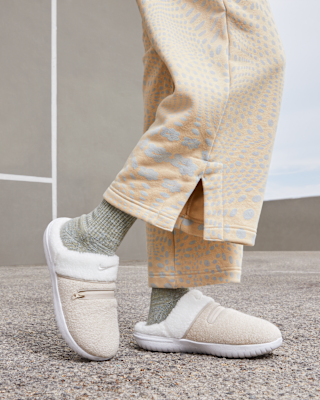 Nike Burrow SE Women's Slippers. Nike.com