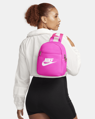 Where style meets functionality! 🎒 Elevate your everyday carry with the  Nike Sportswear Futura 365 Women's Mini Backpack. Designed for the …