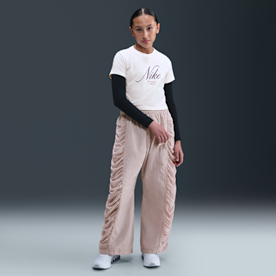 Nike Sportswear Big Kids' (Girls') Cropped T-Shirt