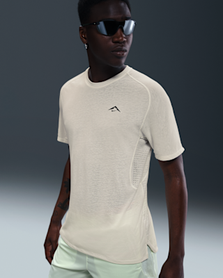 Мужские шорты Nike Solar Chase Dri-FIT ADV Short-Sleeve Top для бега
