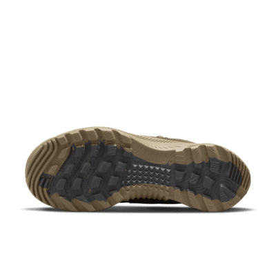 Tenis para el aire libre Elite para hombre Nike React SFB Carbon