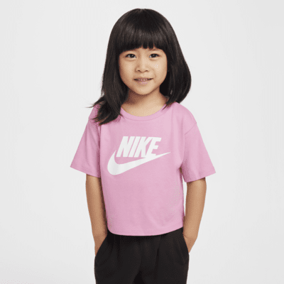 Playera de corte cuadrado infantil Nike Club