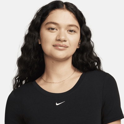 Top aderente a mini costine a manica corta con retro arrotondato Nike Sportswear Chill Knit – Donna