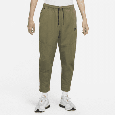 Nike Sportswear Tech Essentials Men's lined Commuter Pants. Nike.com