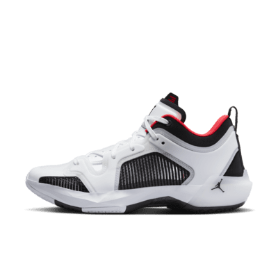 Air Jordan XXXVII Low Basketbalschoenen voor heren. Nike BE