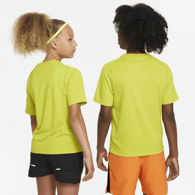 Playera de entrenamiento con gráfico Dri-FIT Nike Multi para niño talla grande