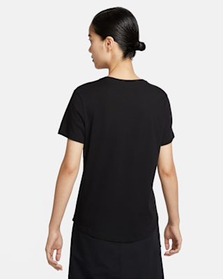 Nike Sportswear Club Essentials