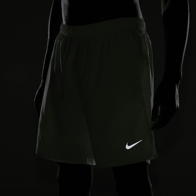 Nike Challenger Dri-FIT 2-in-1-Laufshorts für Herren (ca. 18 cm)