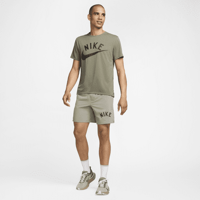 Shorts versátiles Dri-FIT de 18 cm sin forro para hombre Nike Unlimited Swoosh