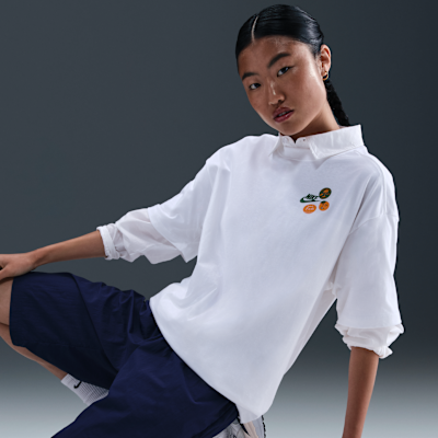 Nike Sportswear Women's Oversized Short-Sleeve Graphic T-Shirt