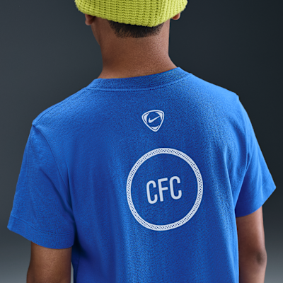 Chelsea F.C. Older Kids' Nike Total 90 Football T-Shirt