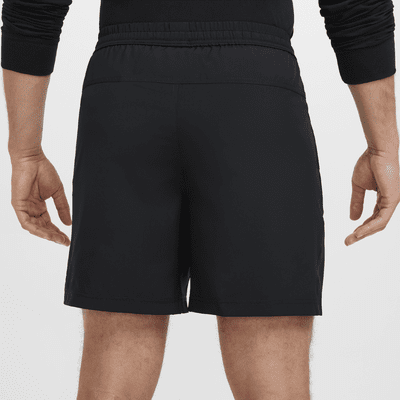 Shorts versátiles Dri-FIT de 18 cm sin forro para hombre Nike Form Swoosh