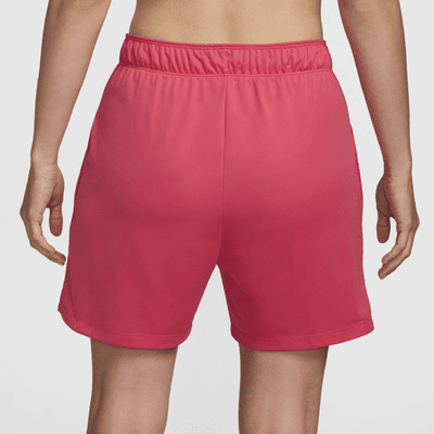 Shorts de fitness sin forro de tiro medio Dri-FIT de 13 cm para mujer Nike Attack