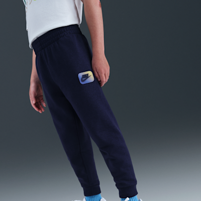 Nike Sportswear Conjunto de dos piezas Reveal con pantalón de tejido French terry - Niño/a pequeño/a