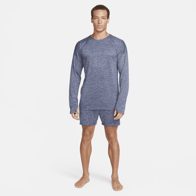 Playera de cuello redondo Dri-FIT para hombre Nike Yoga