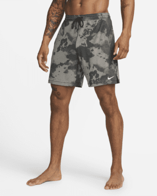 despreciar Parche Viajero Shorts sin forro de 18 cm para hombre Nike Yoga Dri-FIT. Nike.com