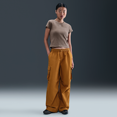 Nike Sportswear 女款緊身羅紋短袖 T 恤
