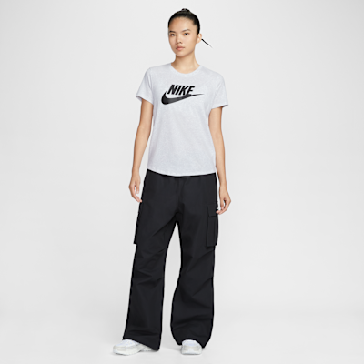 เสื้อยืดผู้หญิงมีโลโก้ Nike Sportswear Essentials